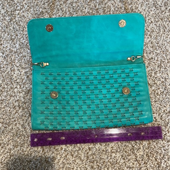 Teal cross body bag, great for a night out with a cute outfit - Picture 2 of 5